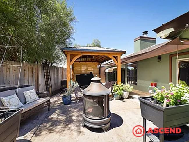 Building Photo - Captivating Home Near Highland Highschool!