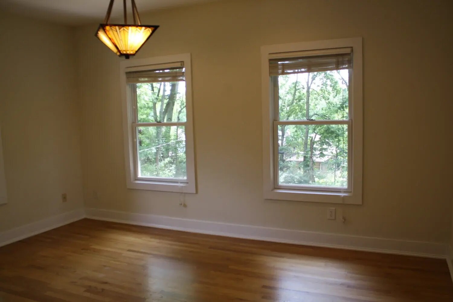 Building Photo - 440 E 2nd St