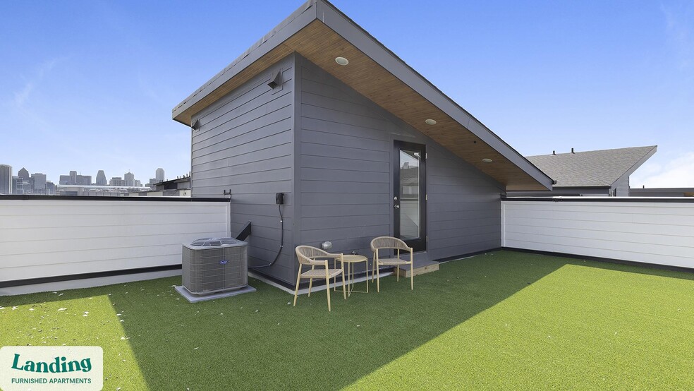 Building Photo - 2206 Arroyo Ave