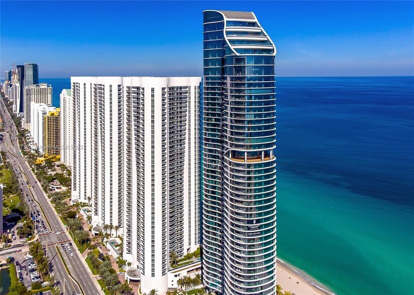 Building Photo - 15701 Collins Ave