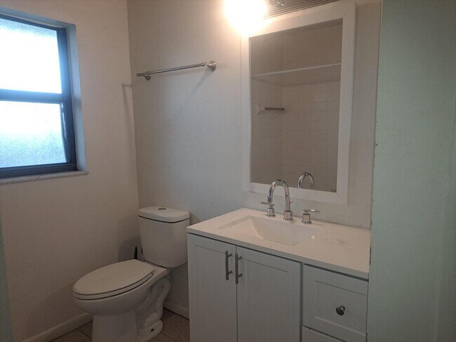 Building Photo - 2050 Oleander Blvd