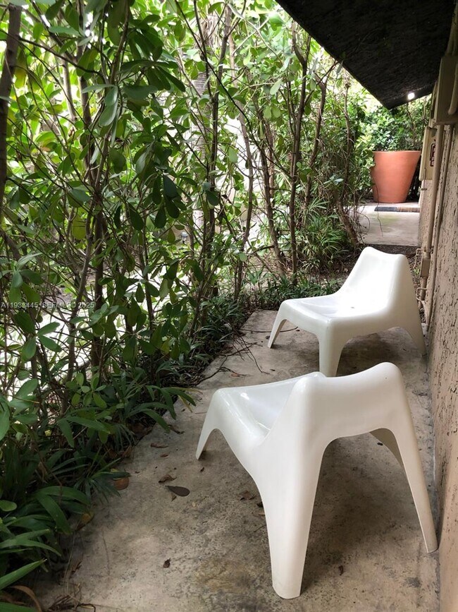 Building Photo - 118 NW 24th St