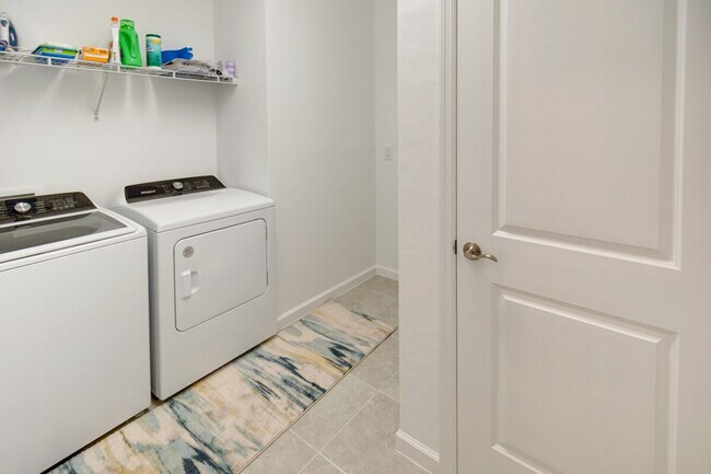 Building Photo - 17118 Oakstead Dr