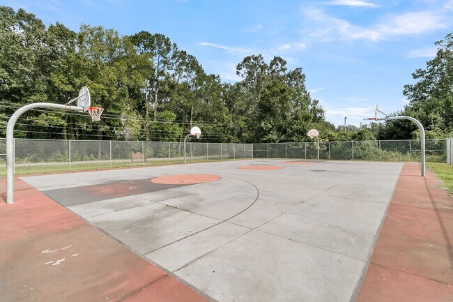 Building Photo - 3 Bedroom 1.5 Bath Town Home in North Charleston