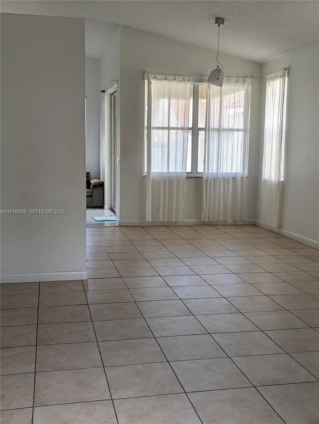 Building Photo - 876 Sand Creek Cir