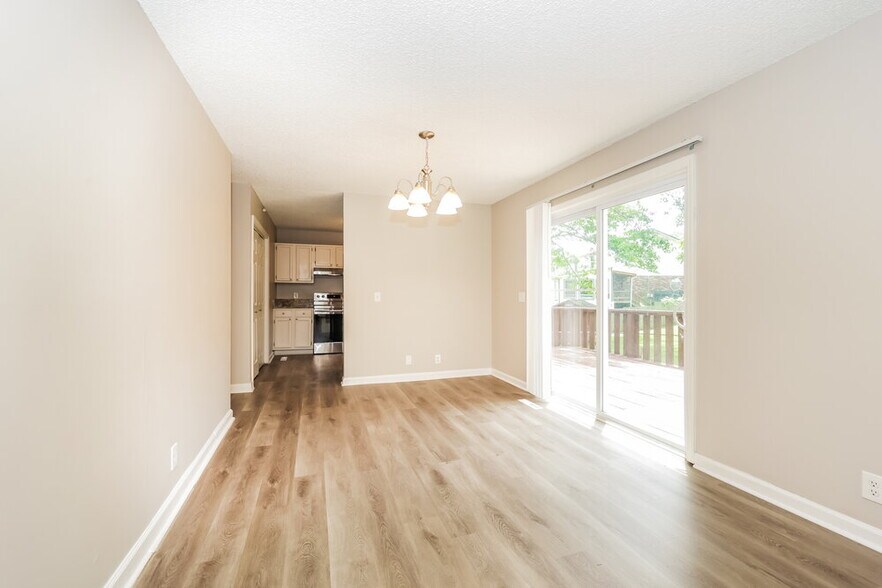 Building Photo - 252 Cedarmont Cir