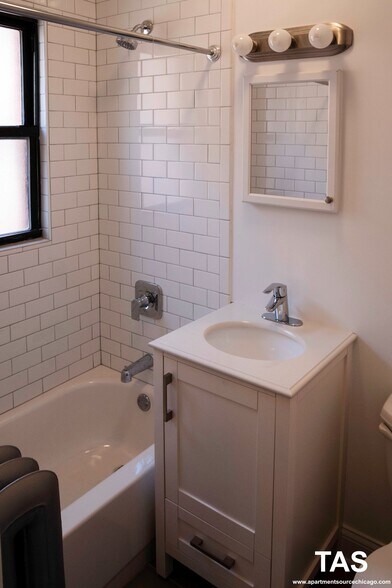 Building Photo - 2643 N Spaulding Ave