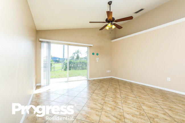 Building Photo - 2041 Colonial Woods Blvd