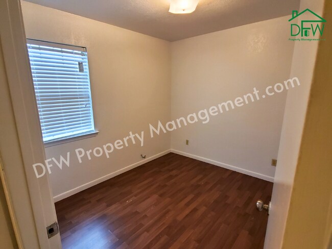 Building Photo - Cute 2-Bed/1.5-Bath Townhome for Lease in Celina