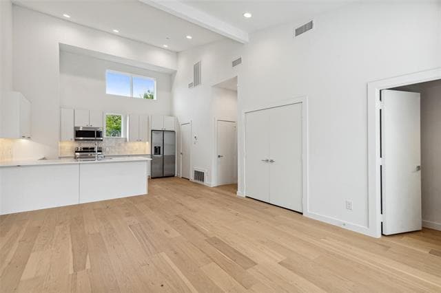 Building Photo - 6144 Oram St