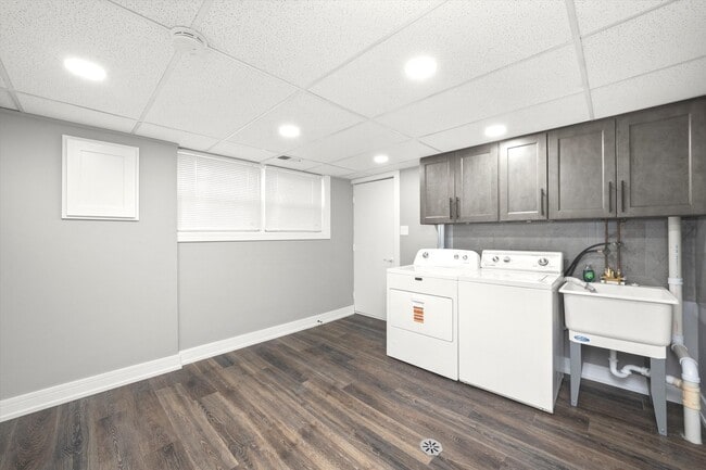 Building Photo - 11201 Deerpath Ln