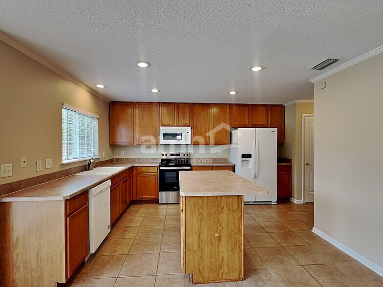 Building Photo - 325 Van Gogh Cir