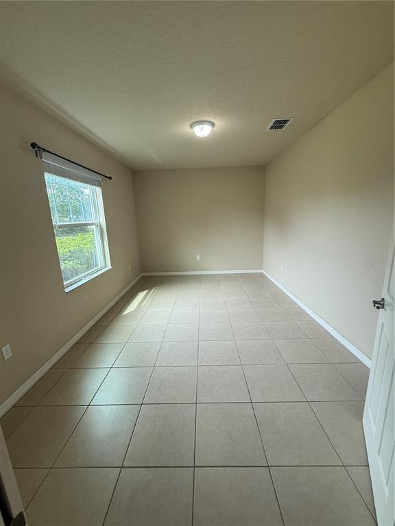 Building Photo - 65 Pilgrim Dr