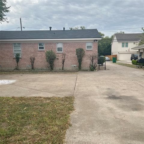 Building Photo - 403 Perry Ave