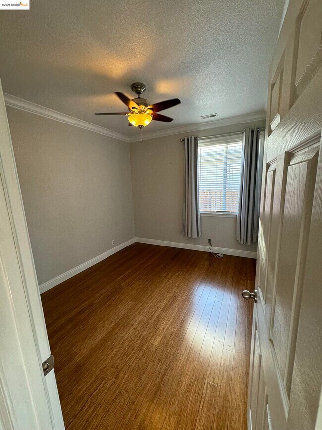 Building Photo - 4507 Cove Ln