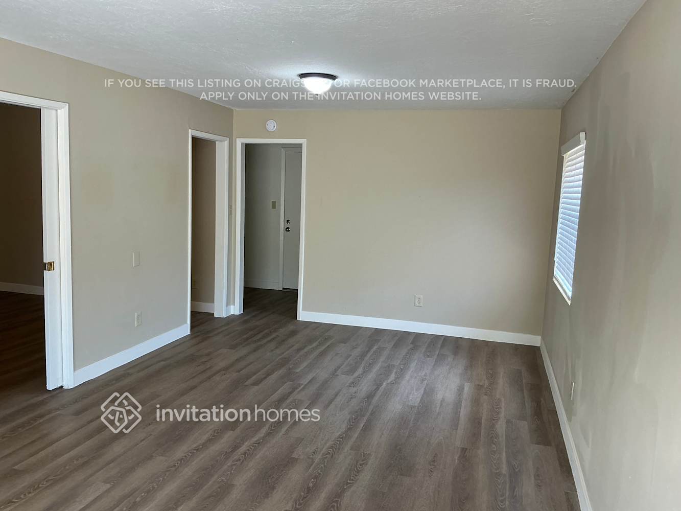 Building Photo - 1534 W Nopal Ave