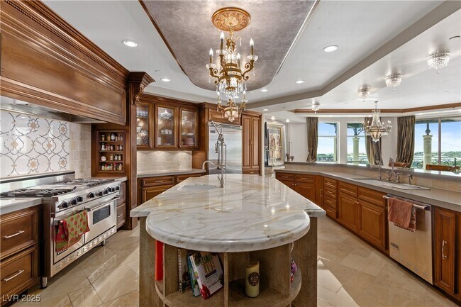 Building Photo - 9101 Alta Dr