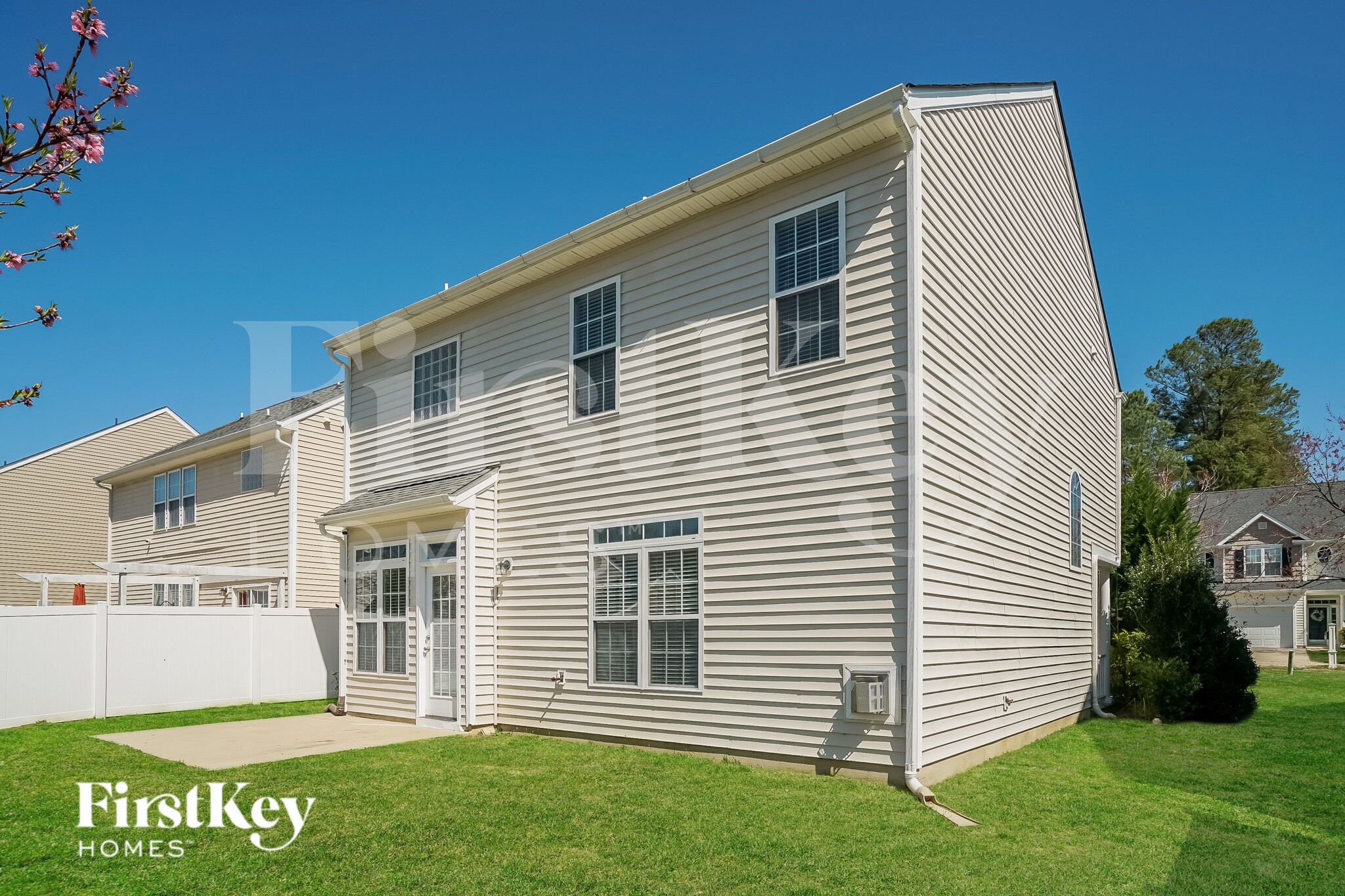 Building Photo - 8163 Willowglen Dr