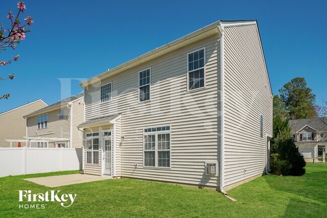 Building Photo - 8163 Willowglen Dr