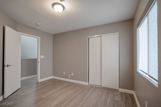Building Photo - 2586 Land Rush Dr