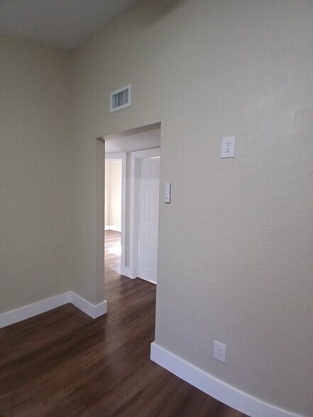 Primary Photo - 18020 NW 5th Ave