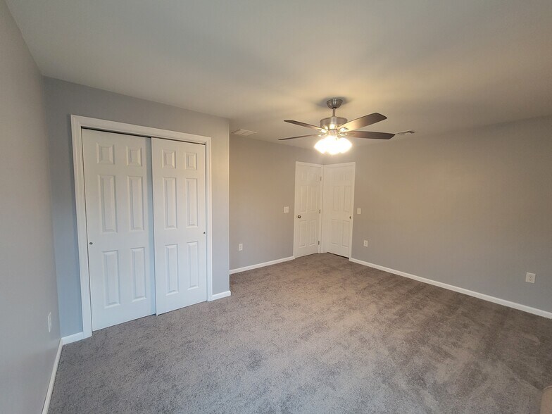 Building Photo - 12 Fountain Ave