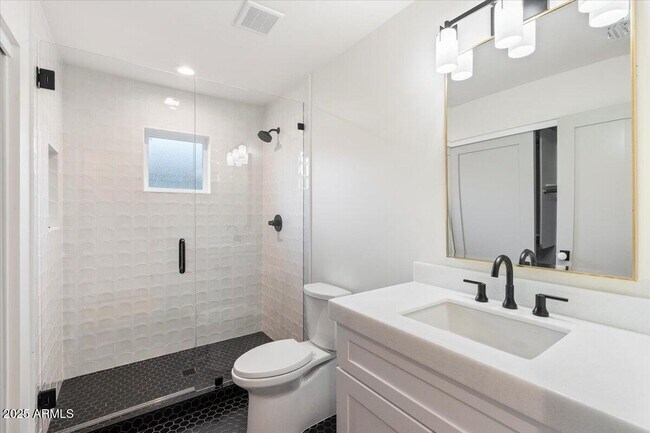 Building Photo - 8014 E Del Tesoro Dr
