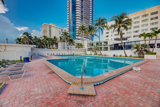 Building Photo - 6345 Collins Ave