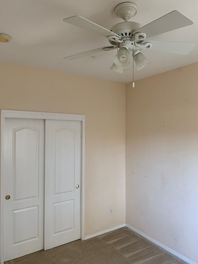 Building Photo - 3 Bedroom 2 Bath Home in Cul-De-Sac