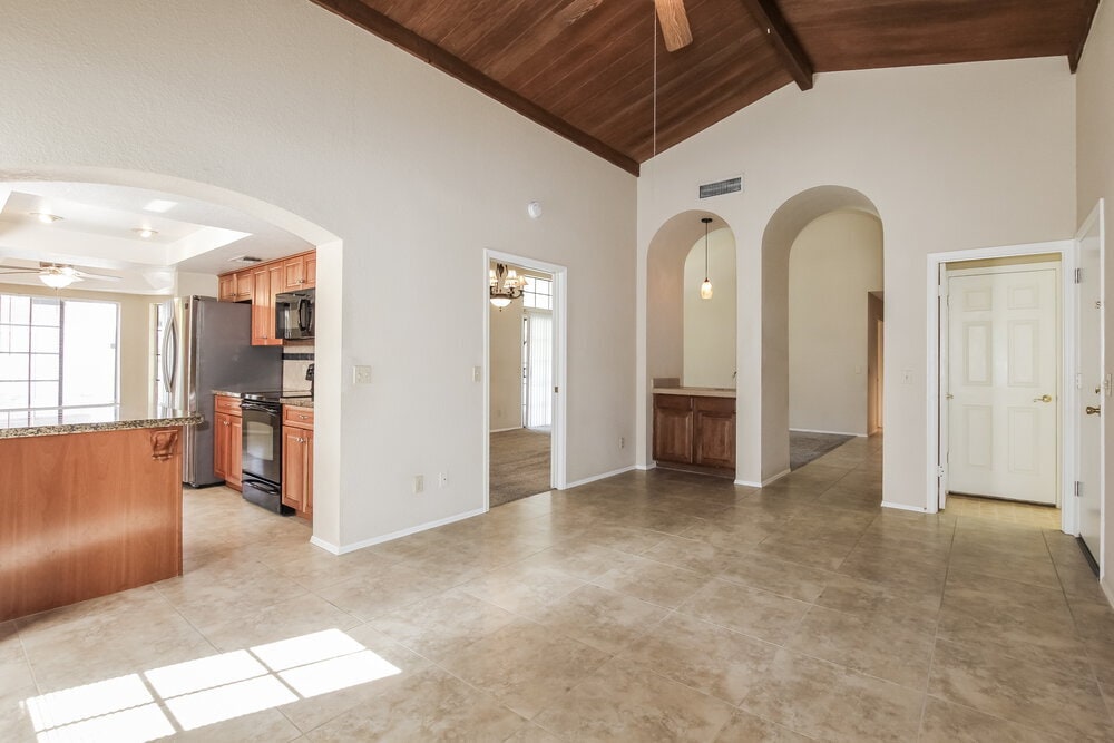 Building Photo - 6709 W Topeka Dr