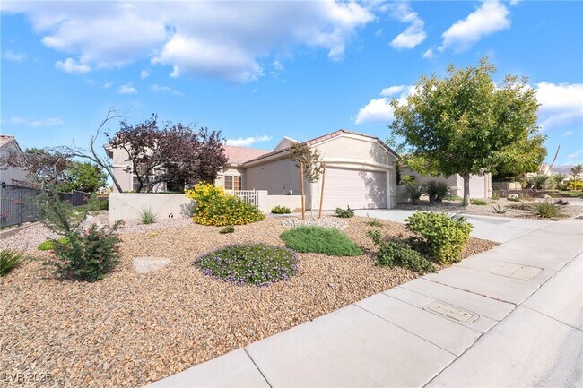 Building Photo - 2706 Grand Forks Rd