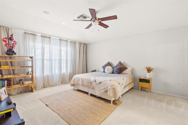 Building Photo - 615 Ashlen Dr