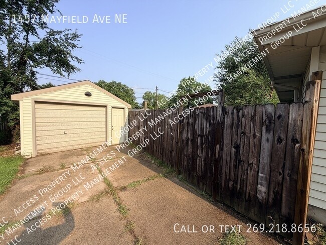 Building Photo - 1457 Mayfield Ave NE