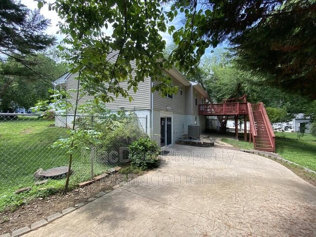 Building Photo - 13 Rocky Stone Dr