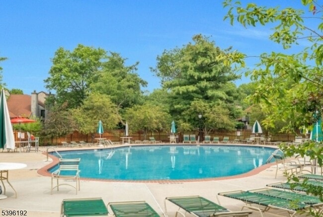 Building Photo - 118 Bluebird Dr