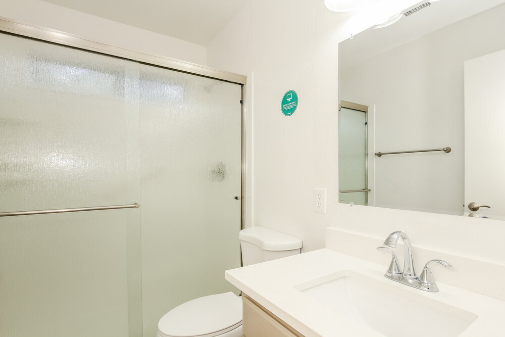 Building Photo - 8413 W Bluefield Ave