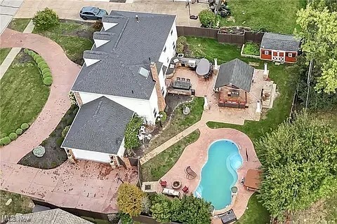 Building Photo - 23917 Stonehedge Dr