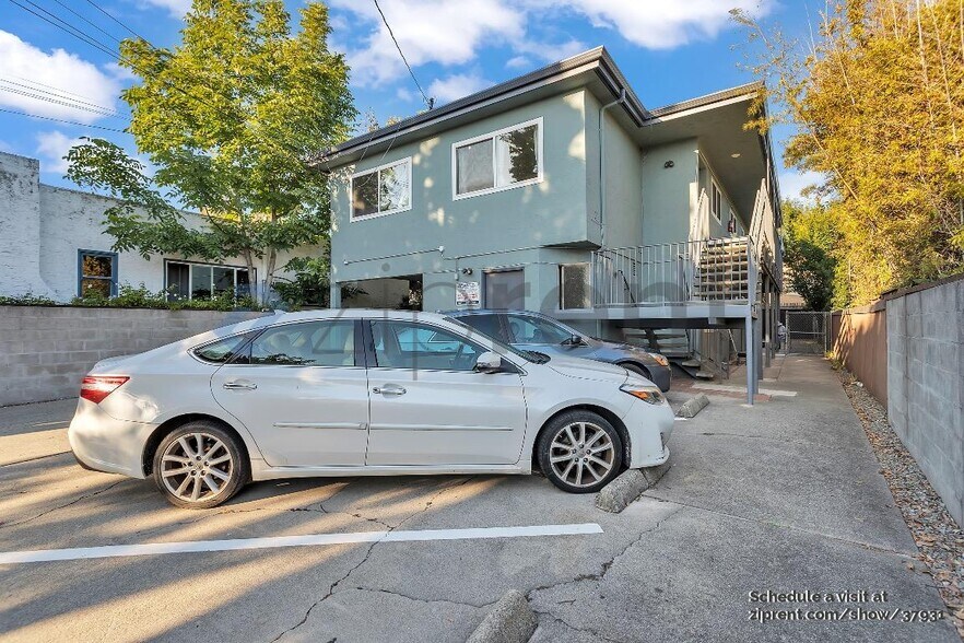 Building Photo - 2123 Spaulding Ave