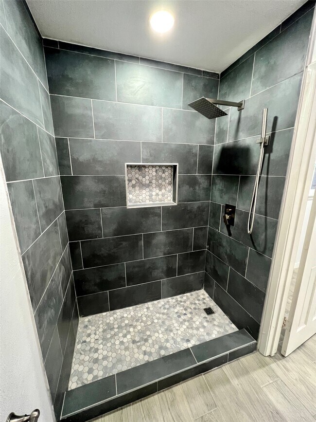 Building Photo - 1710 Longhorn Dr