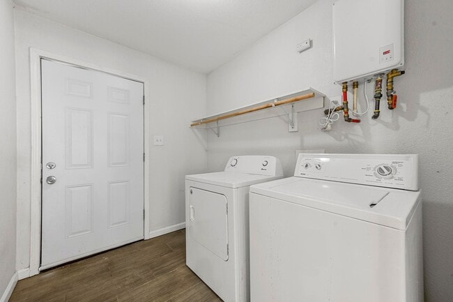 Building Photo - Single Family Home in 76109