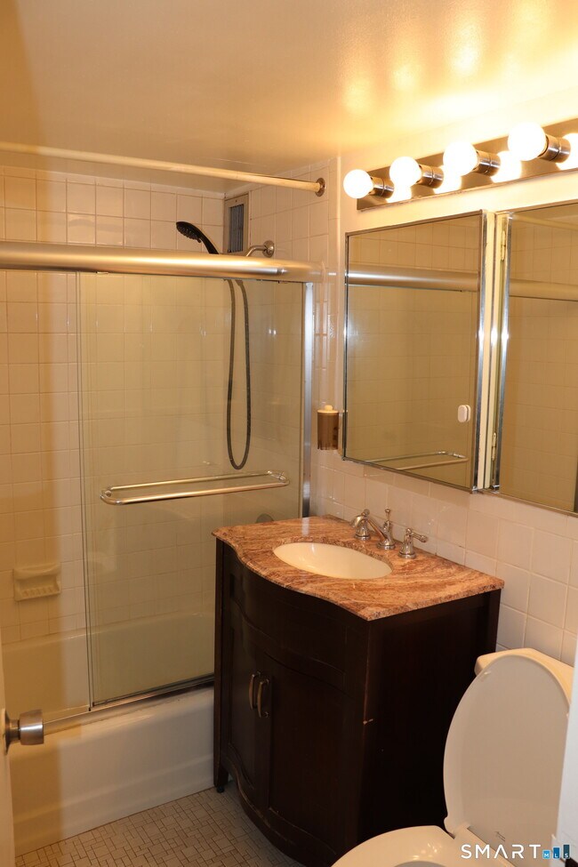 Building Photo - 31 Woodland St