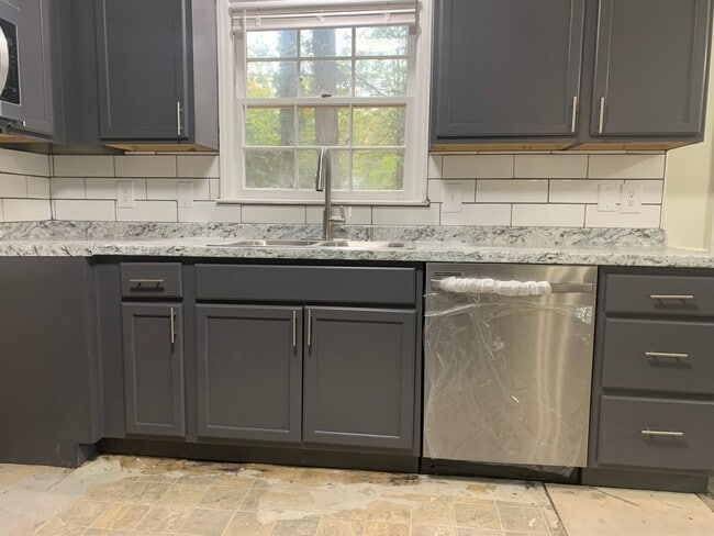 Building Photo - Coming Soon! Spacious Home in Desirable Hope Valley Neighborhood!