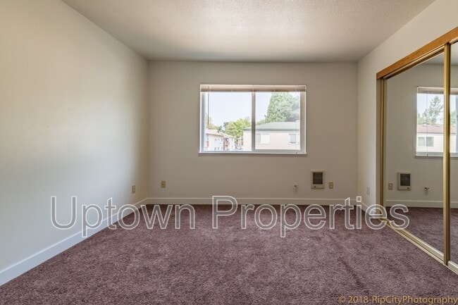 Building Photo - 3435 SW 125th Ave