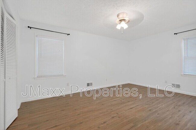 Building Photo - 30 Shiloh Hills Dr NW