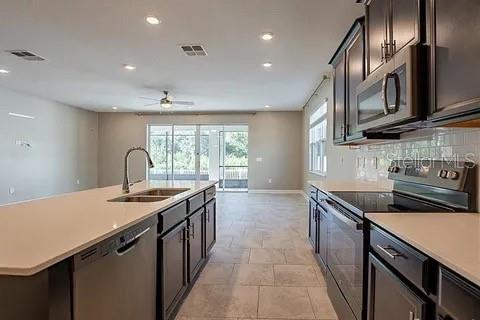 Building Photo - 4444 Desert Rose Ave