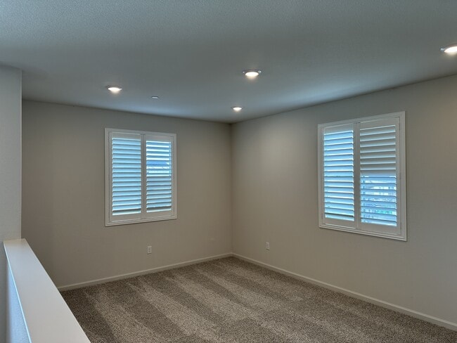 Building Photo - 7042 Mauna Loa Wy