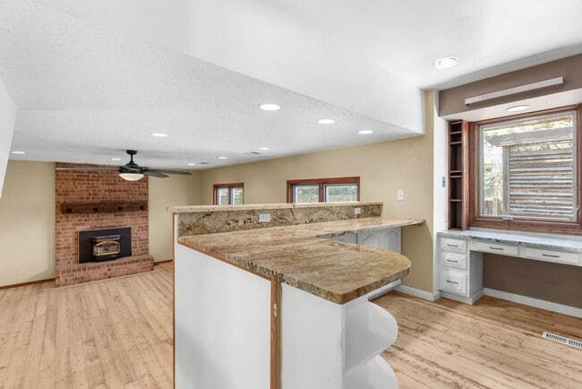 Building Photo - Available NOW! 3 Bedroom 1 Bath Beautiful Home in Arvada!