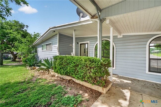 Building Photo - 14 Steele St