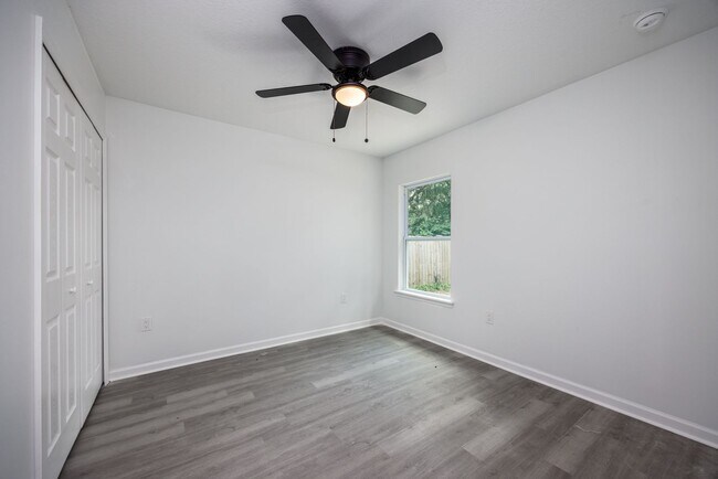 Building Photo - Spacious 4BR/2BA Home in Gainesville’s Heart