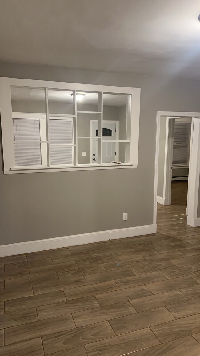 Building Photo - 64 Maplewood Ave